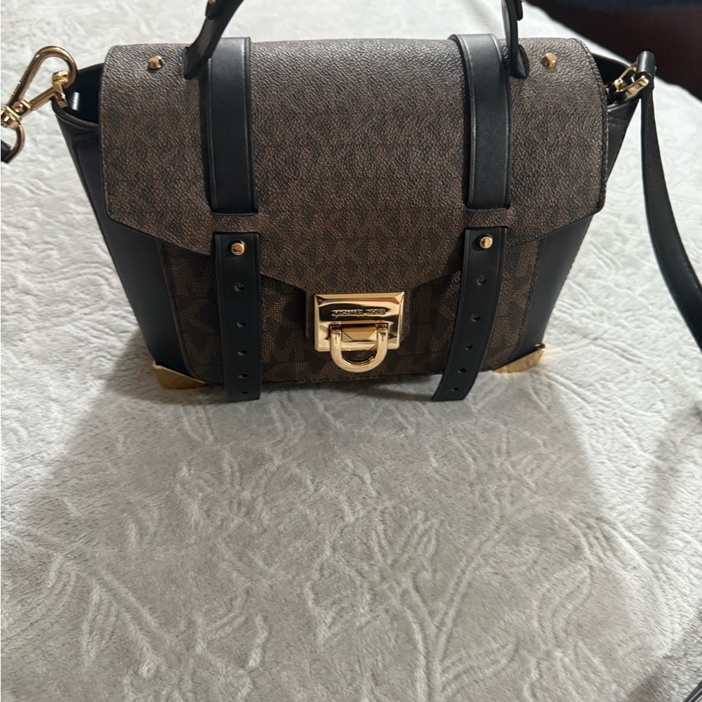 Michael Kors Manhattan Handbag